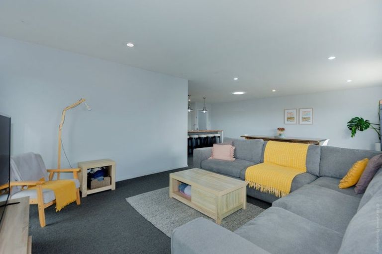 Photo of property in 33 Champagne Avenue, Yaldhurst, Christchurch, 8042