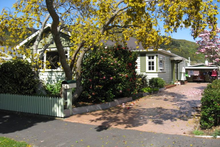 Photo of property in 34 Saint Ronans Avenue, Waterloo, Lower Hutt, 5011