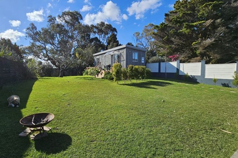 Photo of property in 21 Valley View Road, Glenfield, Auckland, 0629