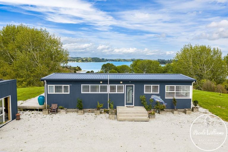Photo of property in 275 Metcalfe Road, Matakohe, 0593