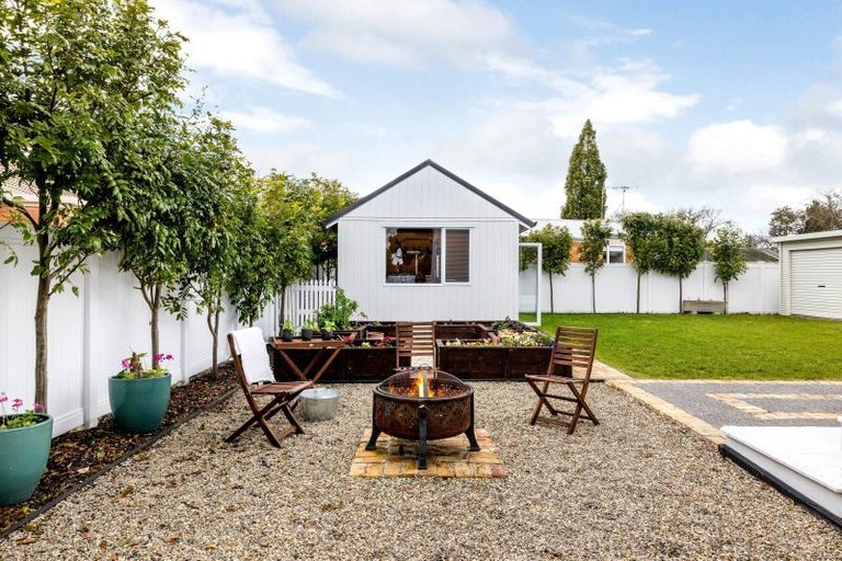 Photo of property in 114 Victoria Street, Cambridge, 3434