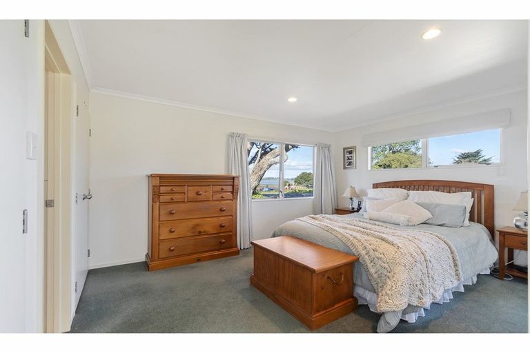Photo of property in 37 Roys Road, Weymouth, Auckland, 2103