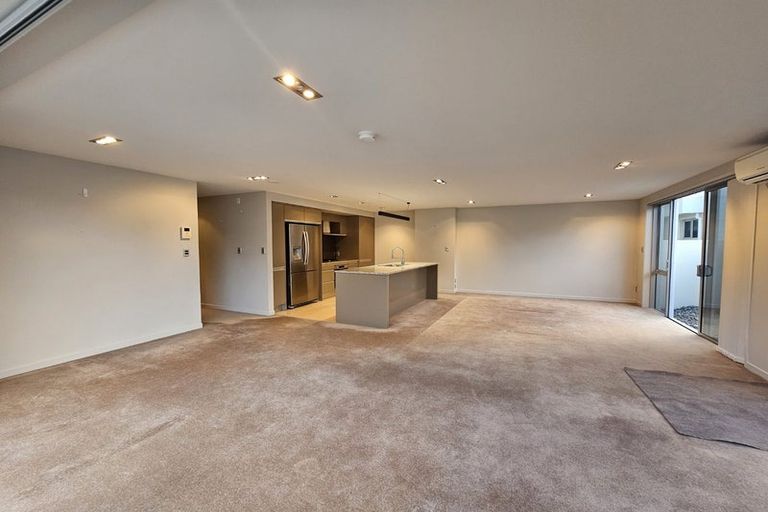 Photo of property in 11 The Mall, Mount Maunganui, 3116