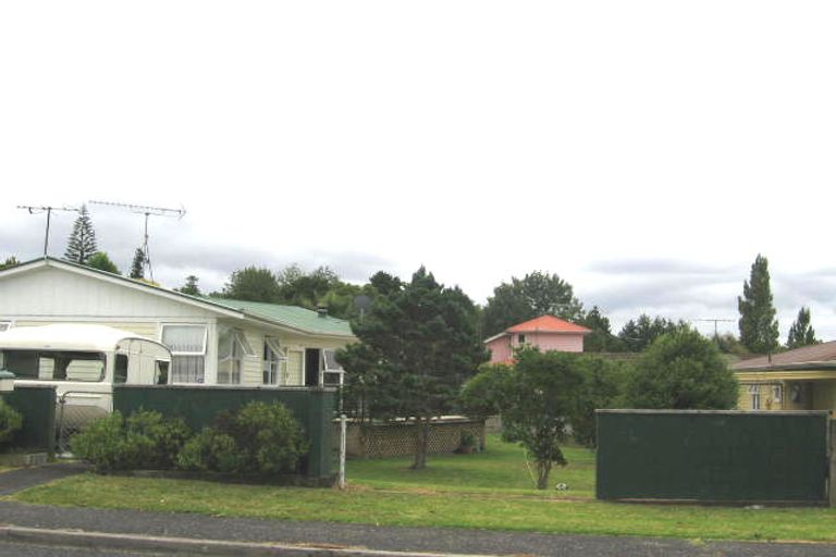 Photo of property in 6 Ivy Place, Birkdale, Auckland, 0626