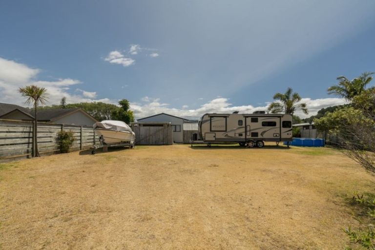 Photo of property in 11 Dotterel Place, Whitianga, 3510