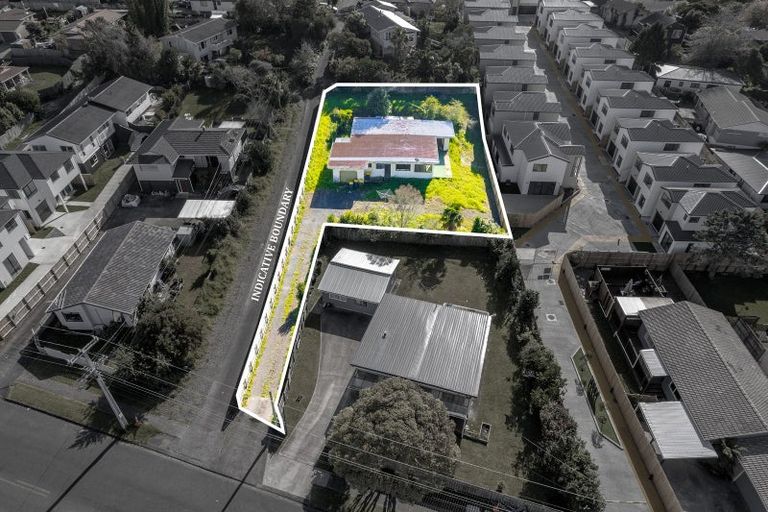 Photo of property in 114b Colwill Road, Massey, Auckland, 0614