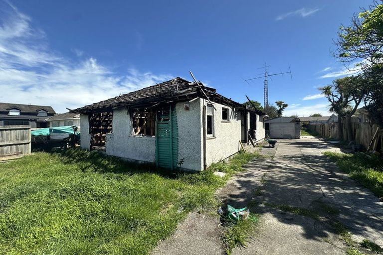 Photo of property in 104 Estuary Road, South New Brighton, Christchurch, 8062