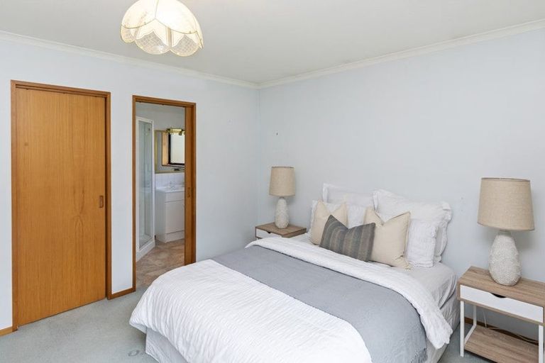 Photo of property in 32 Saint Martins Road, Saint Martins, Christchurch, 8022