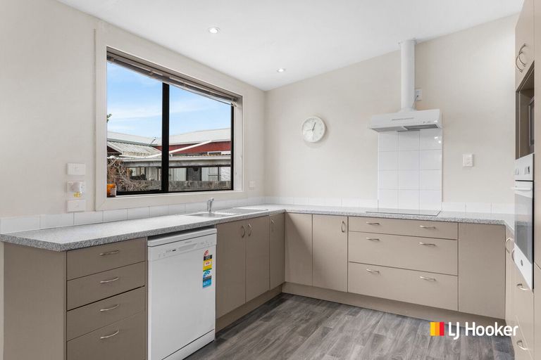 Photo of property in 101 Oxford Street, South Dunedin, Dunedin, 9012