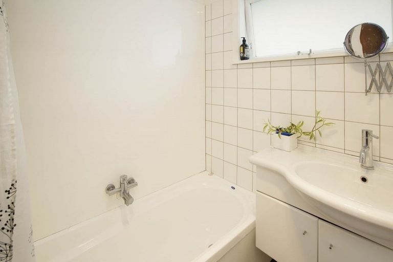 Photo of property in 104 Parkers Road, Tahunanui, Nelson, 7011