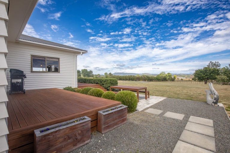 Photo of property in 381 Racecourse Road, Waipukurau, 4282