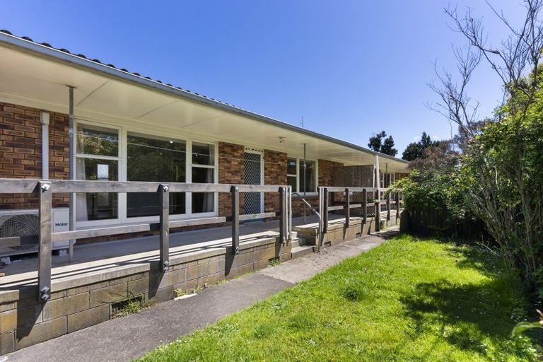 Photo of property in 3 Sturges Road, Henderson, Auckland, 0610