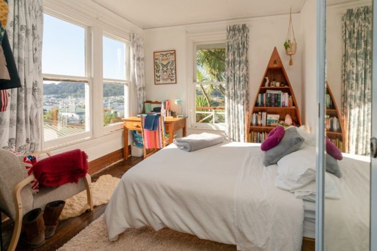 Photo of property in 94 Rolleston Street, Mount Cook, Wellington, 6021