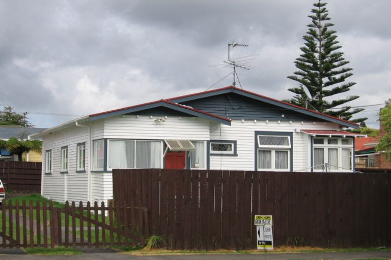 Photo of property in 1/36 Miro Street, New Lynn, Auckland, 0600
