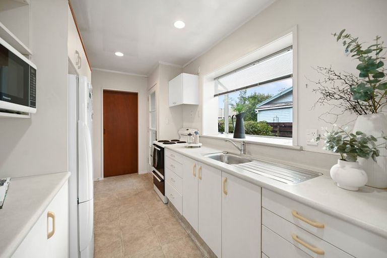 Photo of property in 15 Bains Avenue, Hamilton East, Hamilton, 3216
