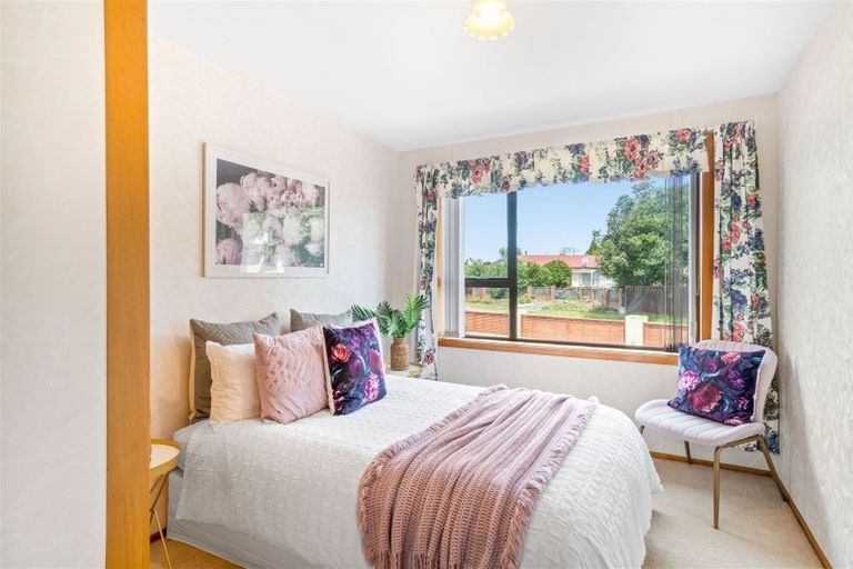 Photo of property in 121 Denise Crescent, Hornby, Christchurch, 8042