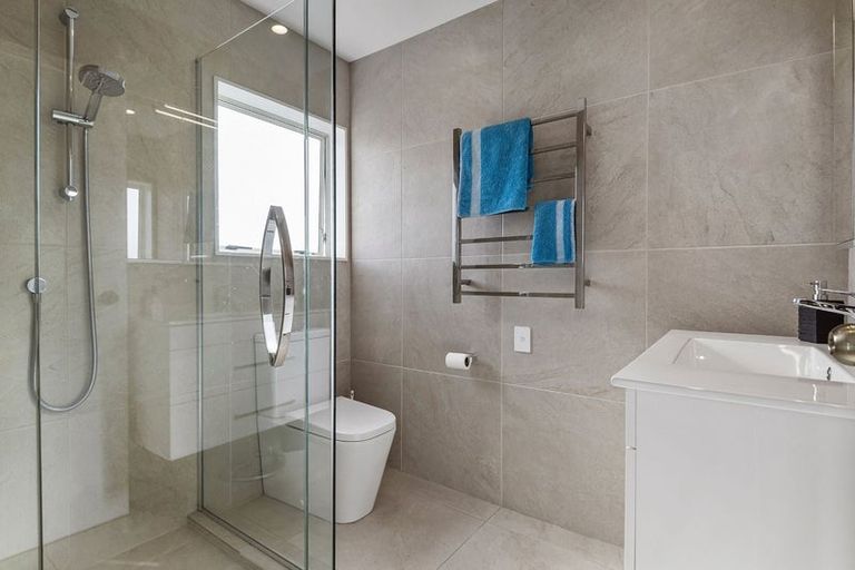 Photo of property in 7 Bushglen Court, Browns Bay, Auckland, 0630