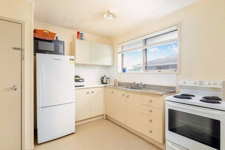 Photo of property in 1/185 Henderson Valley Road, Henderson, Auckland, 0612