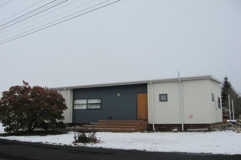 Photo of property in 21 Simons Street, Twizel, 7901