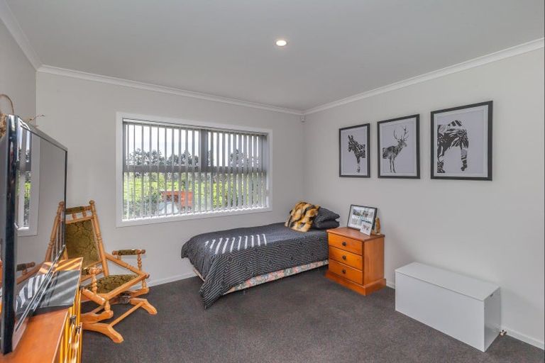 Photo of property in 112 Gladstone Road, Levin, 5571