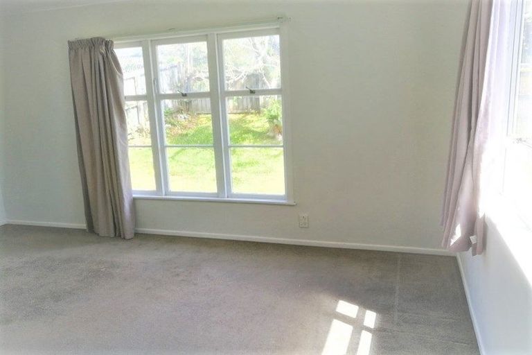 Photo of property in 2/3 Bruce Road, Glenfield, Auckland, 0629