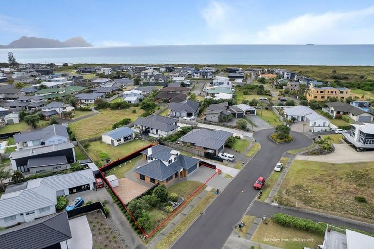 Photo of property in 7 Kihi Place, Ruakaka, 0116