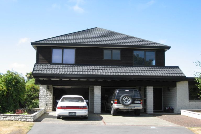 Photo of property in 10 Harkness Place, Avonhead, Christchurch, 8042