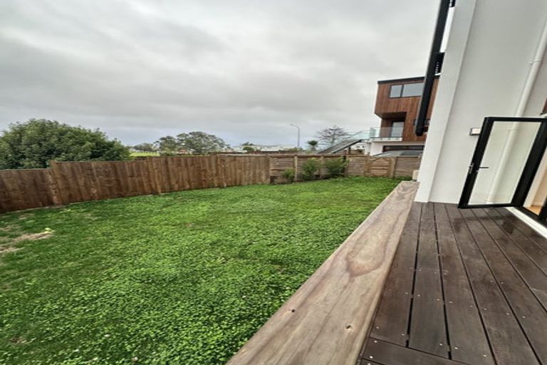 Photo of property in 1 Colenso Place, Otaki Beach, Otaki, 5512