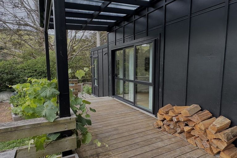 Photo of property in 977 Makara Road, Makara Beach, Karori, 6972
