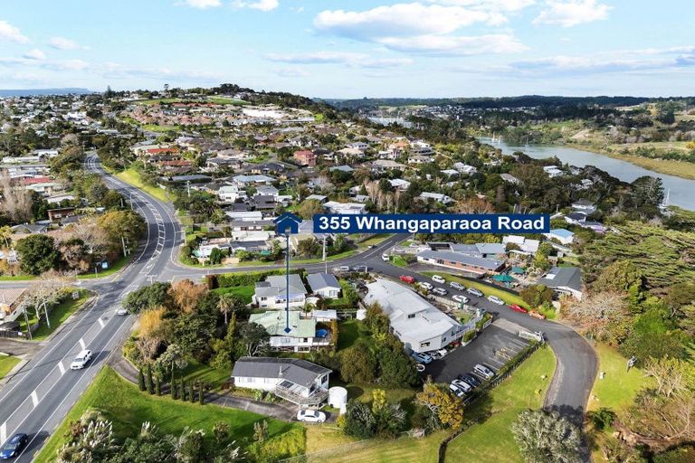 Photo of property in 355 Whangaparaoa Road, Stanmore Bay, Whangaparaoa, 0932