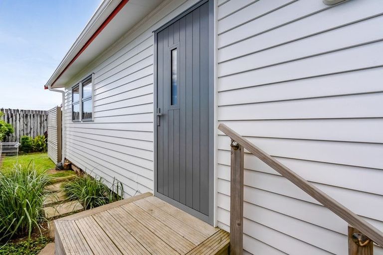 Photo of property in 15 Tasman Street, Opunake, 4616