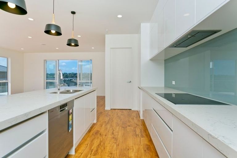 Photo of property in 94 Pohutukawa Parade, Riverhead, 0820