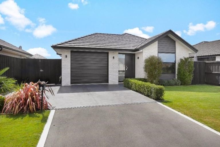 Photo of property in 9 Ragley Way, Rolleston, 7615