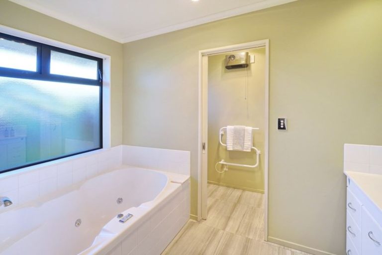 Photo of property in 6 Redfern Street, Northwood, Christchurch, 8051