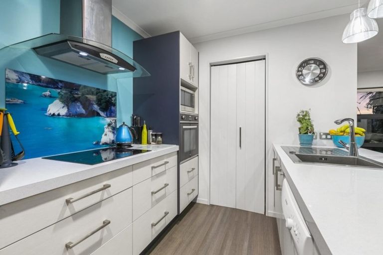 Photo of property in 11 Lakeview Quay, Pyes Pa, Tauranga, 3112