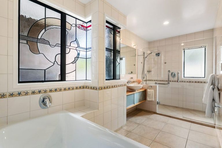 Photo of property in 22 Calypso Place, Rothesay Bay, Auckland, 0630