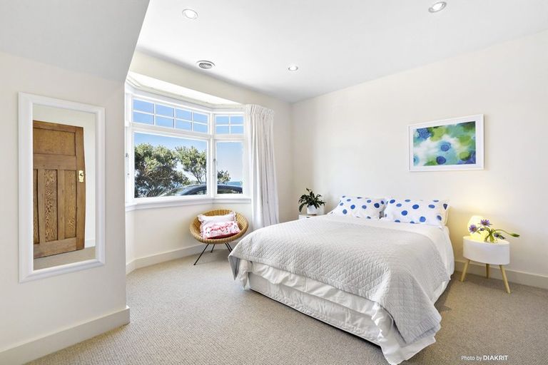 Photo of property in 382 The Esplanade, Island Bay, Wellington, 6023