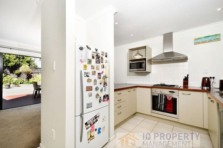 Photo of property in 54 Provence Esplanade, Te Atatu Peninsula, Auckland, 0610
