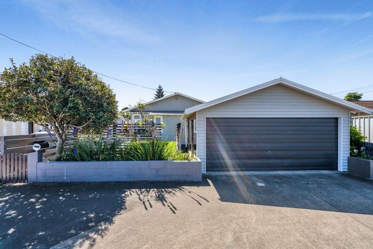 Photo of property in 86 Tukapa Street, Westown, New Plymouth, 4310