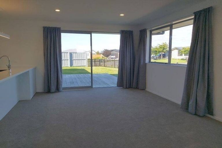 Photo of property in 22 Chandler Way, Rolleston, 7615
