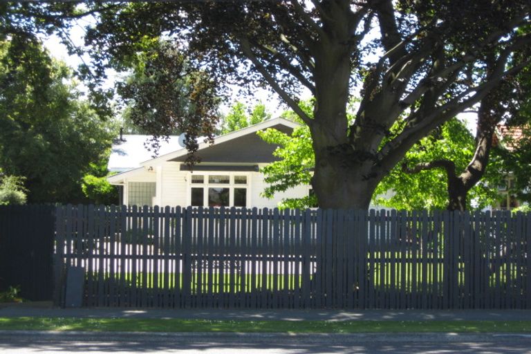 Photo of property in 243 Edgeware Road, Edgeware, Christchurch, 8013