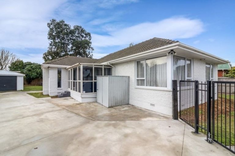Photo of property in 8 Bellina Place, Broomfield, Christchurch, 8042