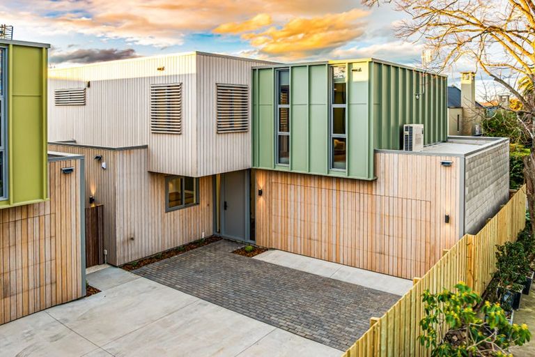 Photo of property in 4/42 Browns Road, St Albans, Christchurch, 8014