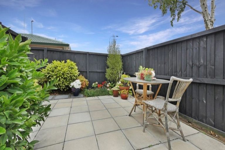 Photo of property in 11 Chipping Lane, Redwood, Christchurch, 8051