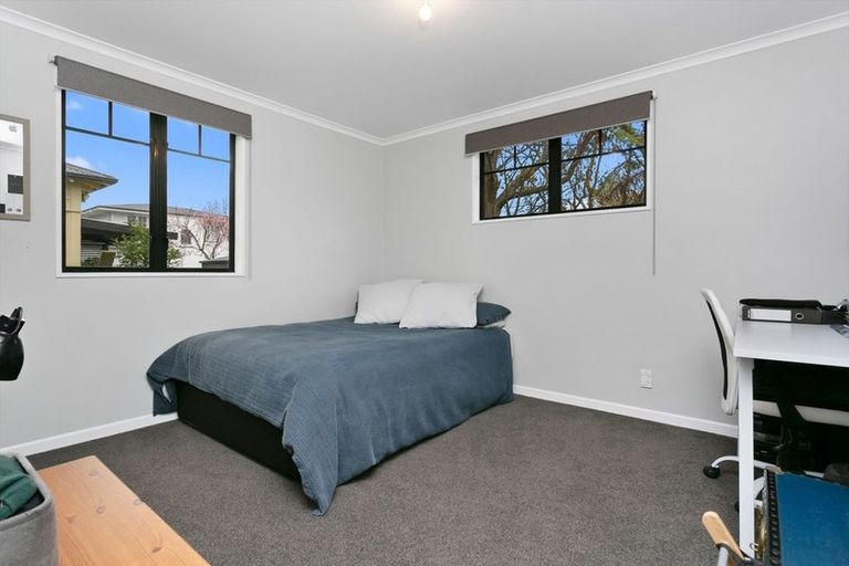 Photo of property in 18 Queen Street, Cambridge, 3434