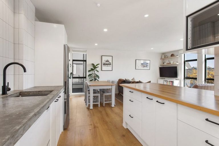 Photo of property in 2/166 Salisbury Street, Christchurch Central, Christchurch, 8013