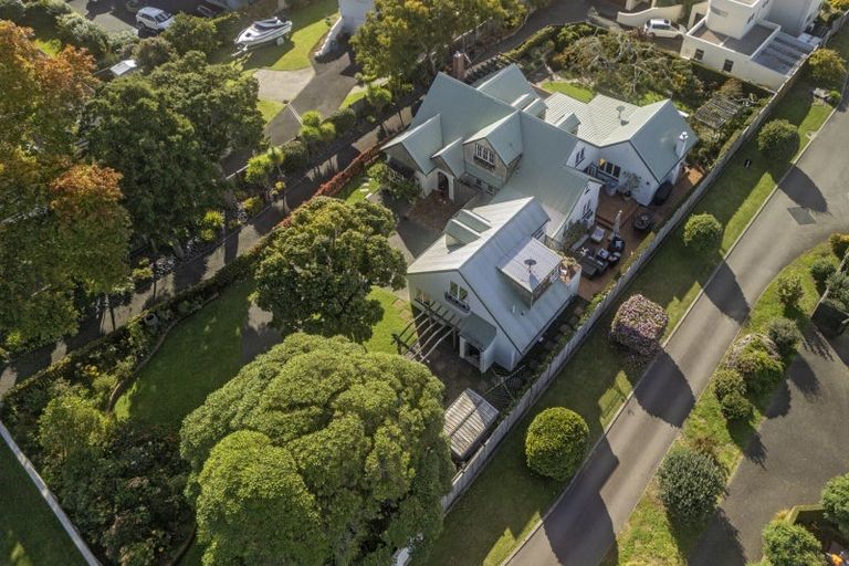 Photo of property in 16 Hinewa Road, Otumoetai, Tauranga, 3110