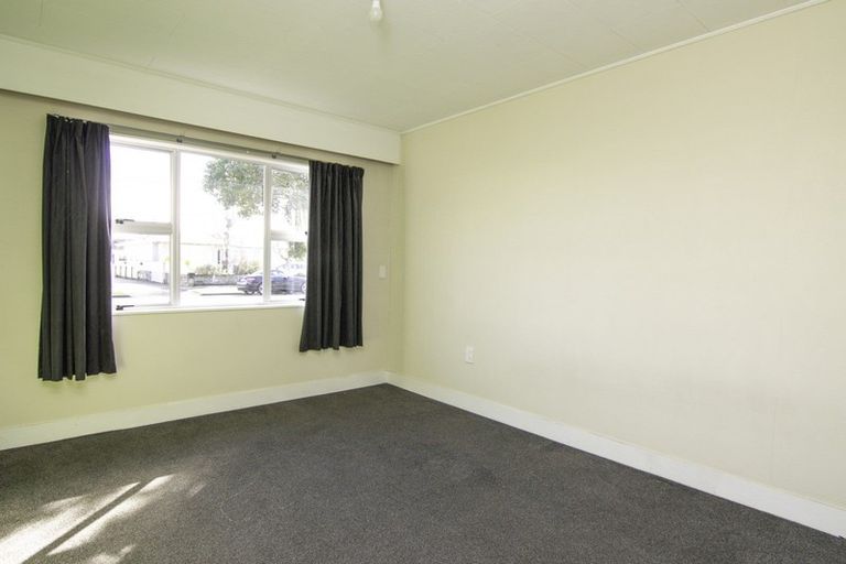 Photo of property in 6 Milton Street, Roslyn, Palmerston North, 4414
