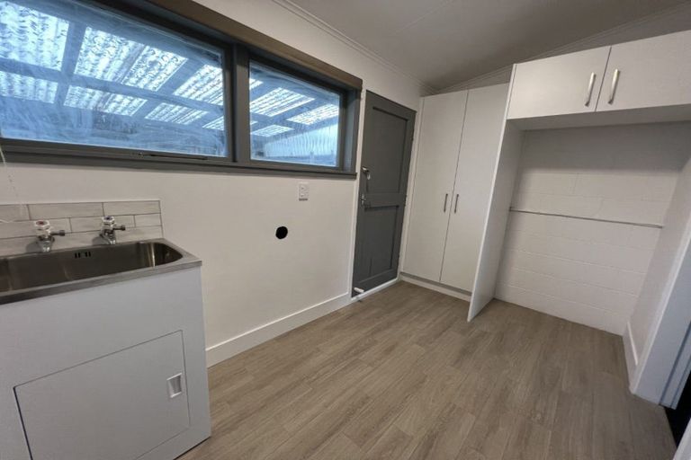 Photo of property in 15a Churchill Avenue, Hokowhitu, Palmerston North, 4410