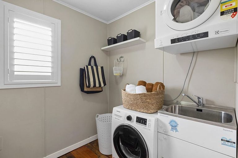 Photo of property in 1 Horne Street, Hurdon, New Plymouth, 4310